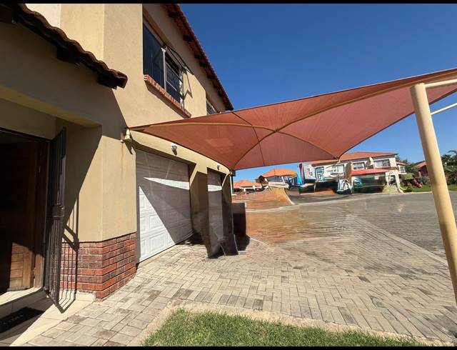 3 BEDROOM TOWNHOUSE FOR SALE IN WATERVAL EAST